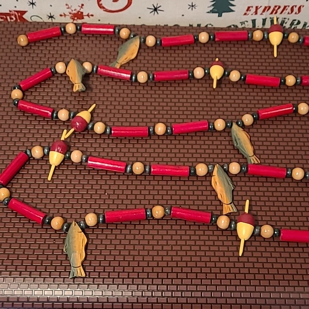 8' Christmas Tree Wood Fish & Bobber Garland
